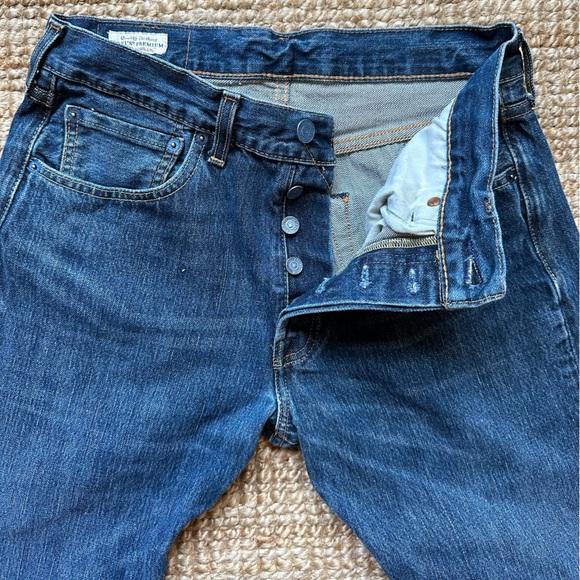 Levi Strauss Levi’s Premium Button Fly 501 Denim Blue Jeans 32 x 34 32x34 - Picture 3 of 4